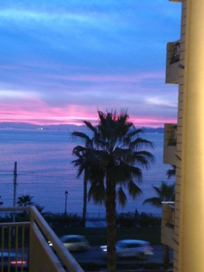 Athens Riviera apt with seaview, 15' to Acropolis